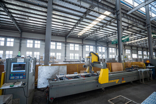 現(xiàn)代化工廠機(jī)械設(shè)備銷售 高效生產(chǎn)解決方案的橋梁